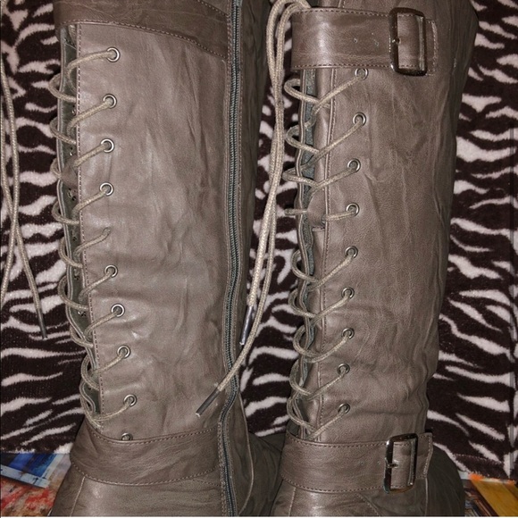 Pretty boots - Picture 1 of 1